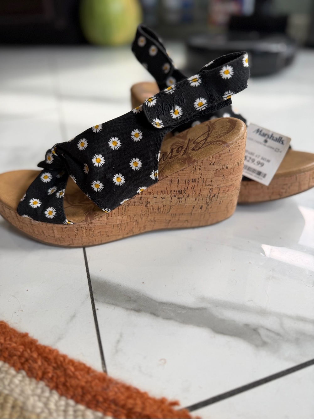 Floral Daisy Cork Wedge Sandals - Black